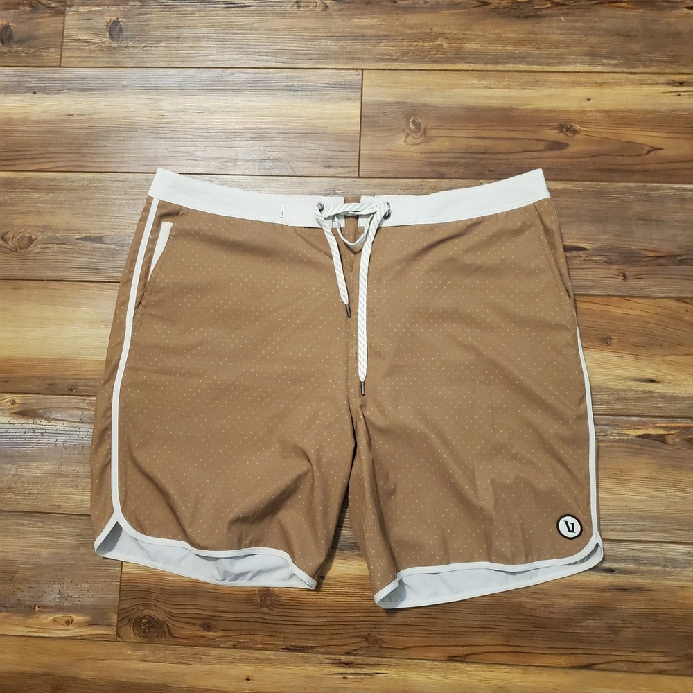 NWOT Vuori Cruise Boardshorts Brown Micro Dot Mens 38 Scalloped Swim Trunks V314